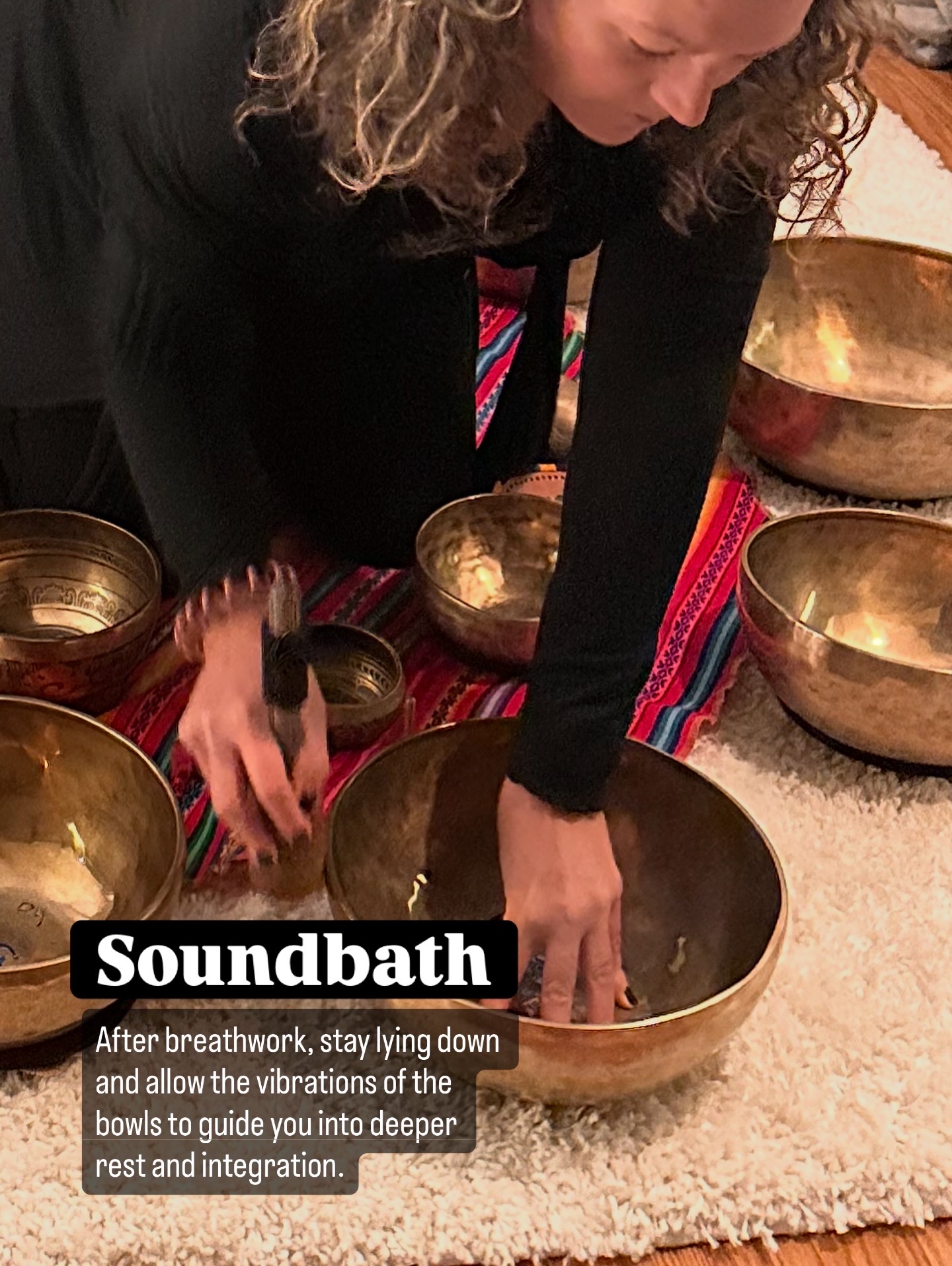 Person playing singing bowls on a colorful cloth, with a caption about sound bath and relaxation.
